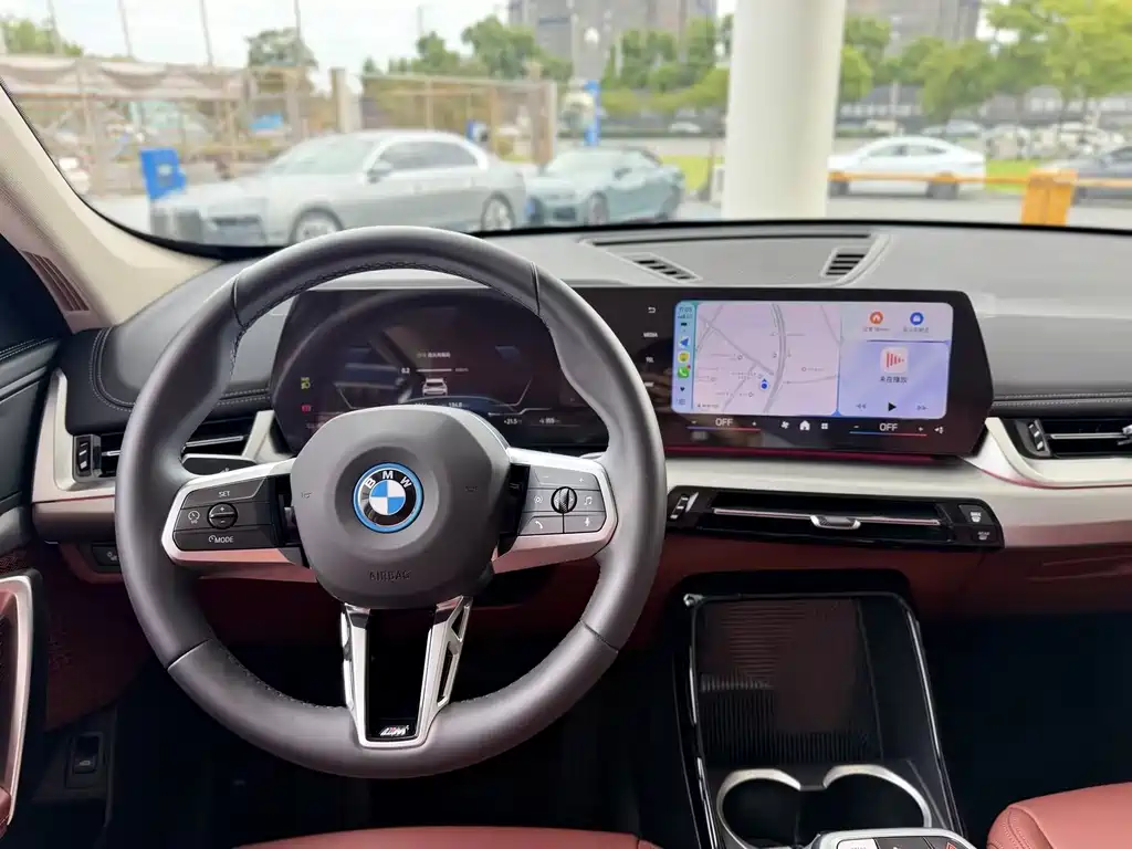 BMW iX1 — миниатюра 11