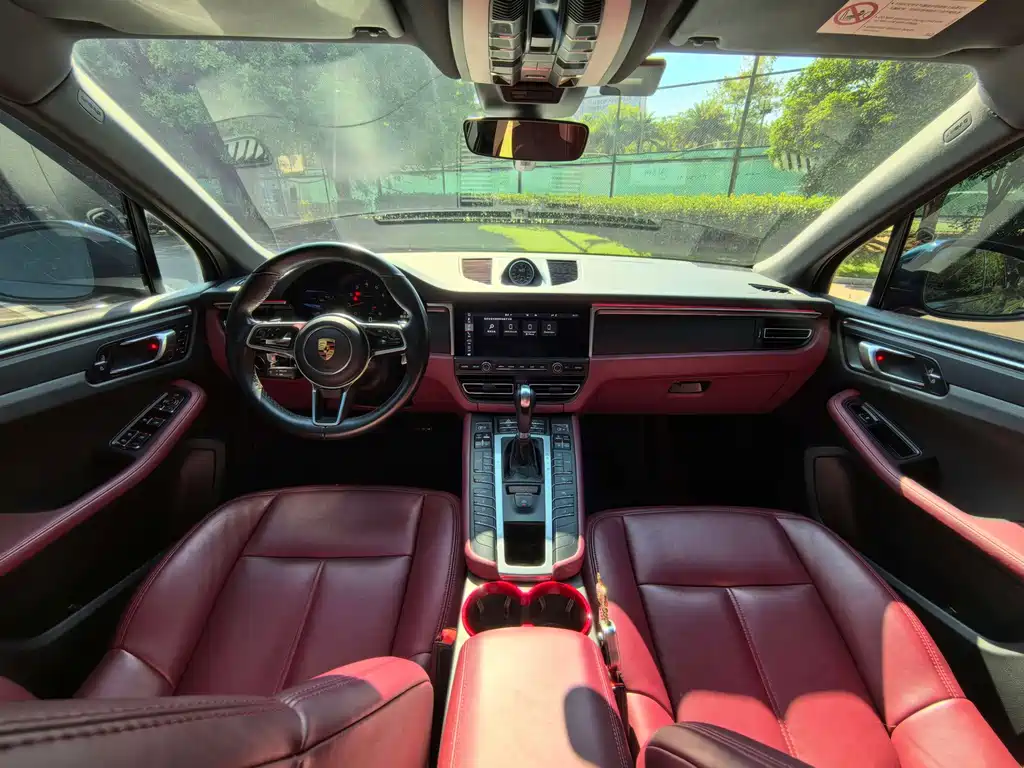 Porsche Macan — миниатюра 5