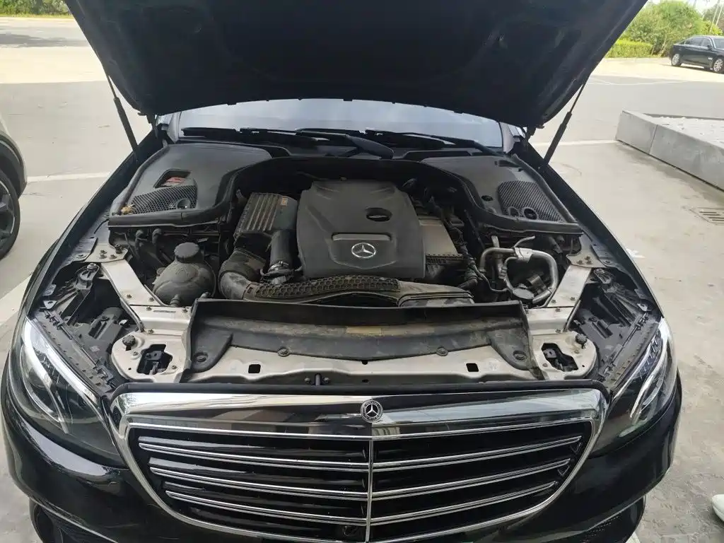 Mercedes-Benz E-Class — миниатюра 21