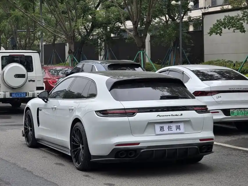 Porsche Panamera Hybrid — миниатюра 12