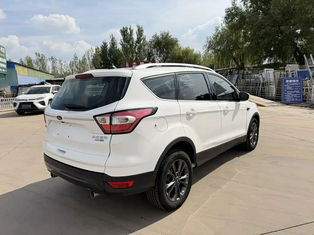 Ford Kuga — миниатюра 7