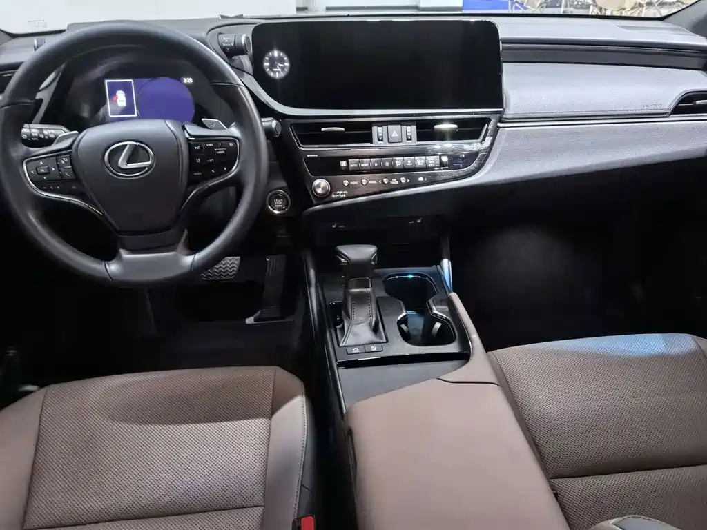 Lexus ES — миниатюра 7