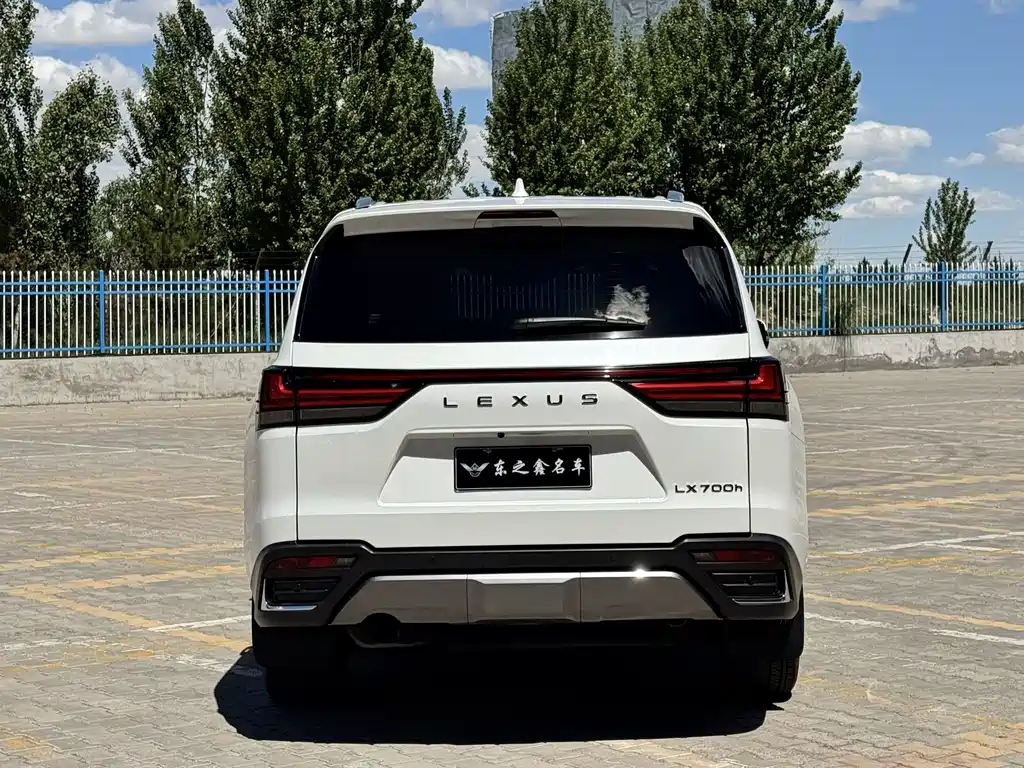 Lexus LX 2025 700h