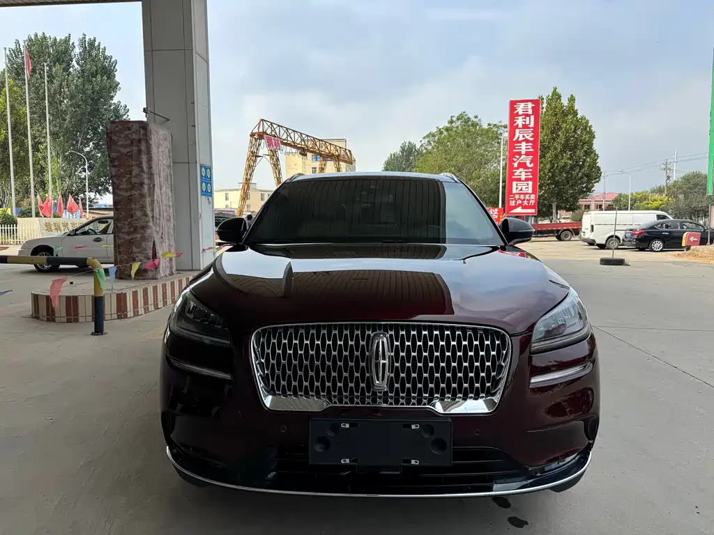Lincoln Corsair — миниатюра 2