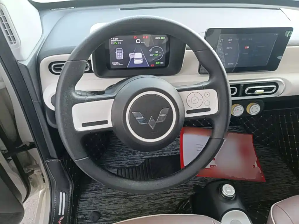 Wuling MINIEV — миниатюра 11