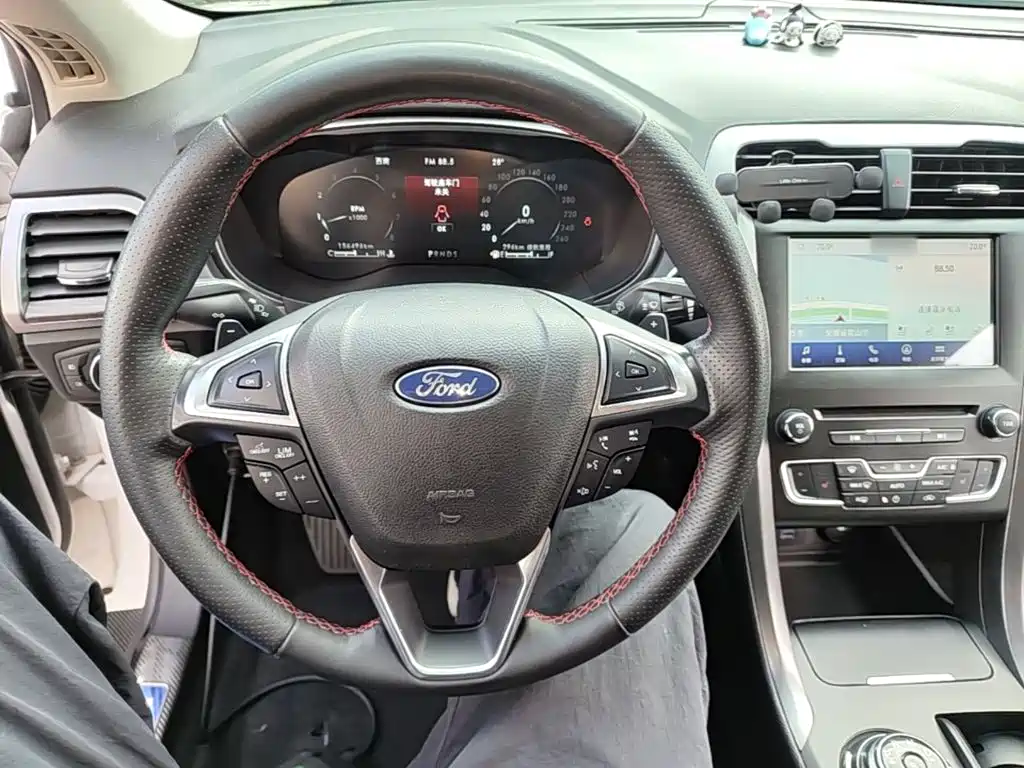 Ford Mondeo — миниатюра 11