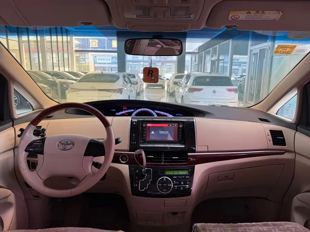 Toyota Previa — миниатюра 8