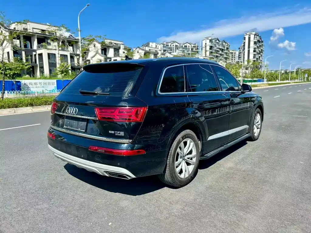 Audi Q7 — миниатюра 9