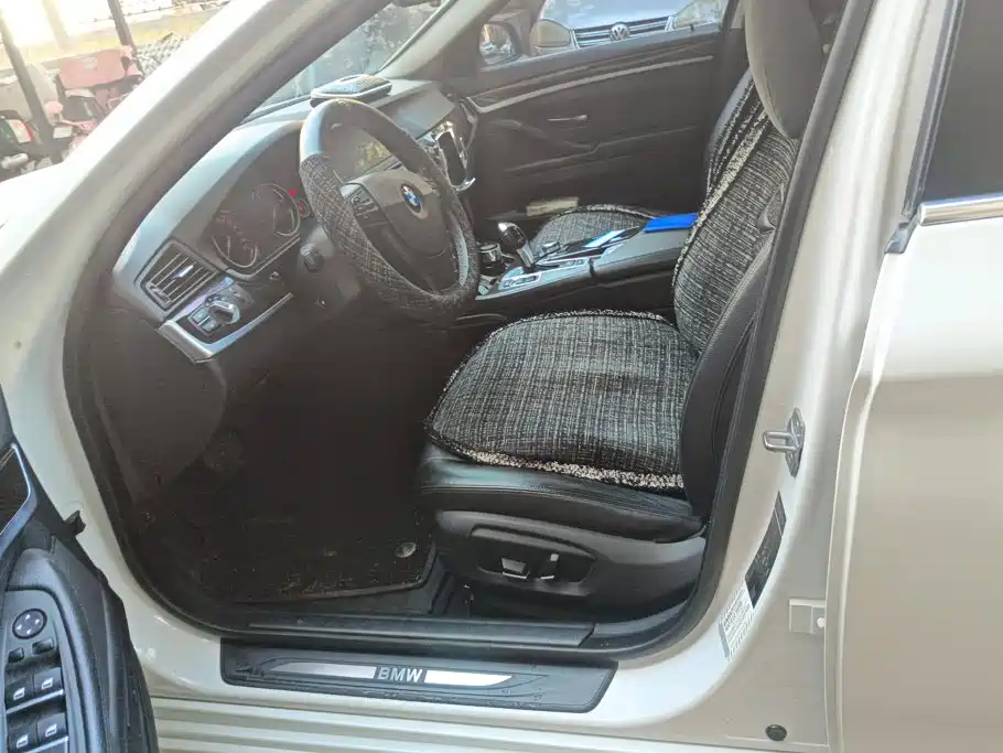 BMW 5 Series — миниатюра 9
