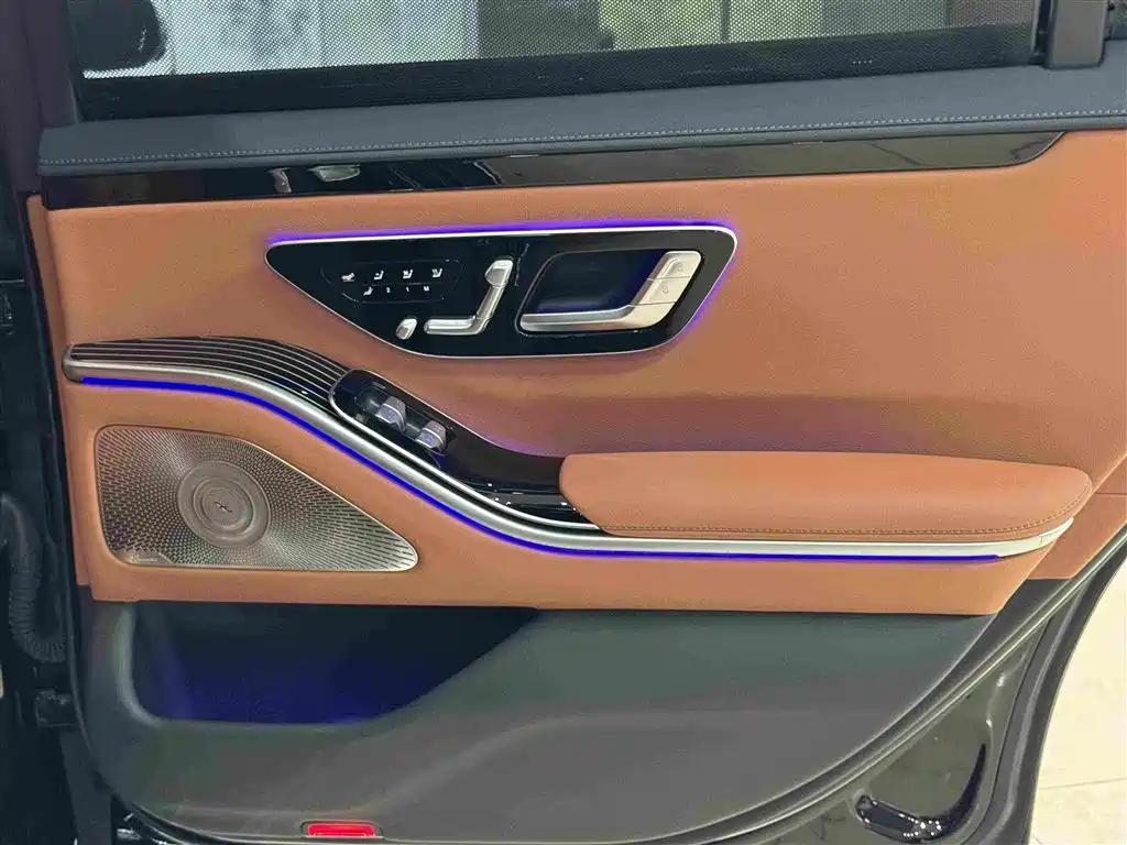 Mercedes-Benz S-Class — миниатюра 11