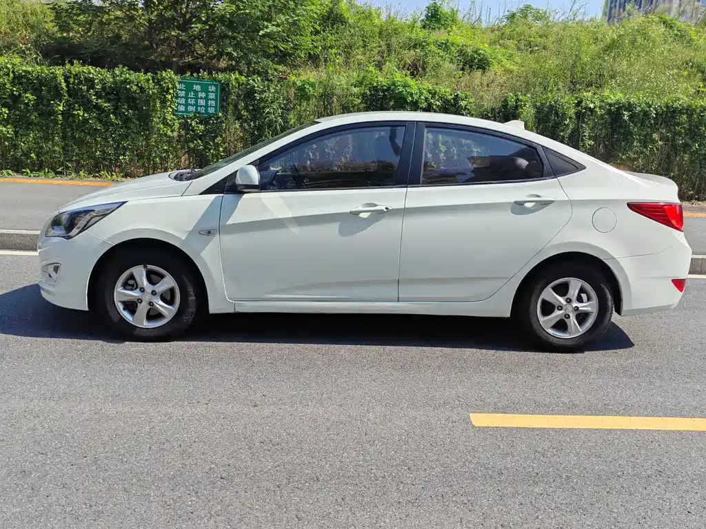 Hyundai Verna — миниатюра 7