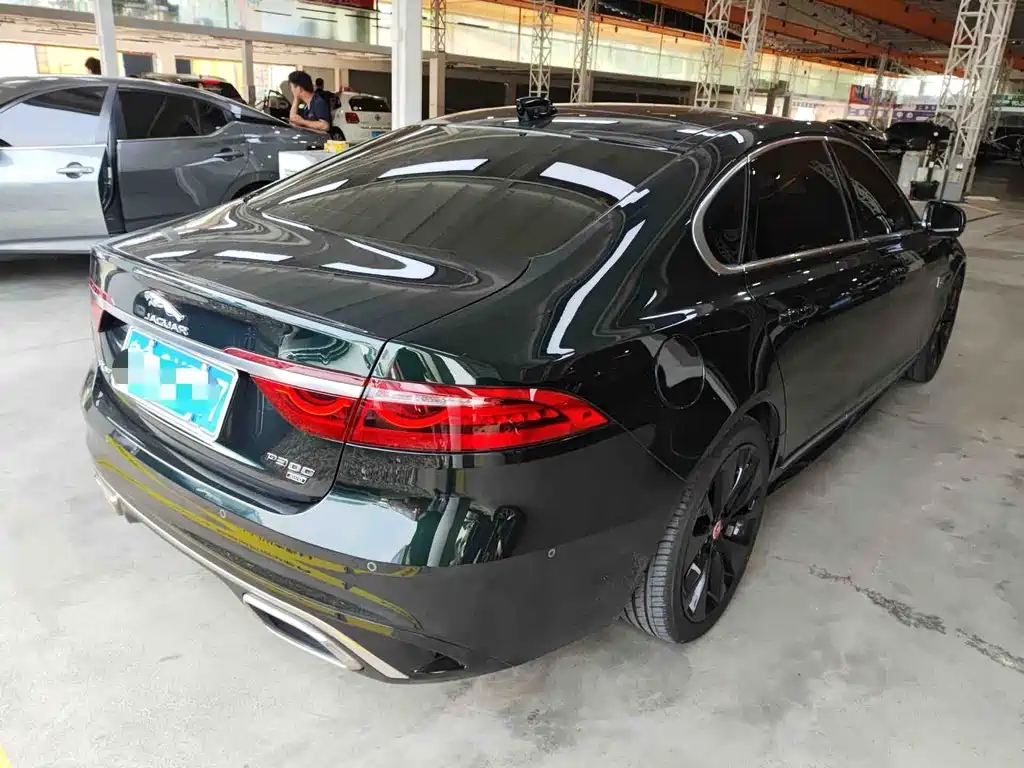 Jaguar XFL — миниатюра 2