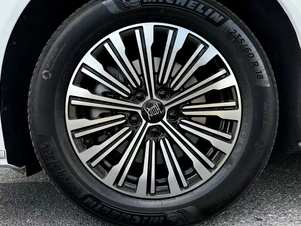 BYD Xia — миниатюра 18