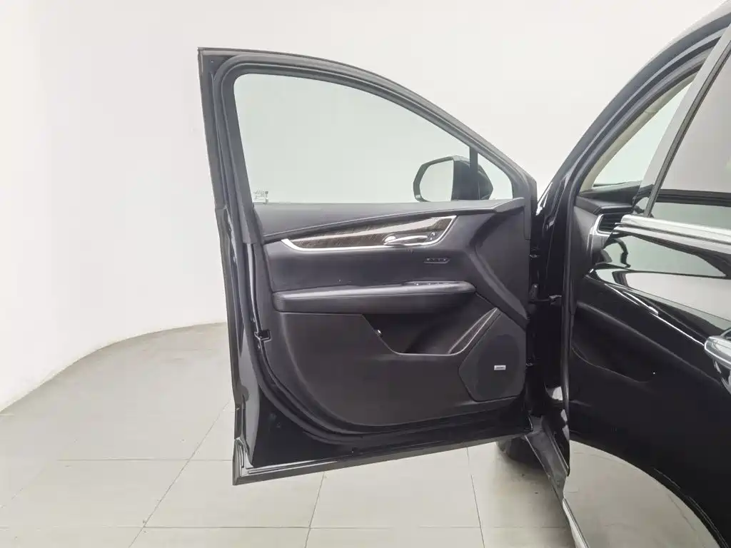 Cadillac XT5 — миниатюра 8