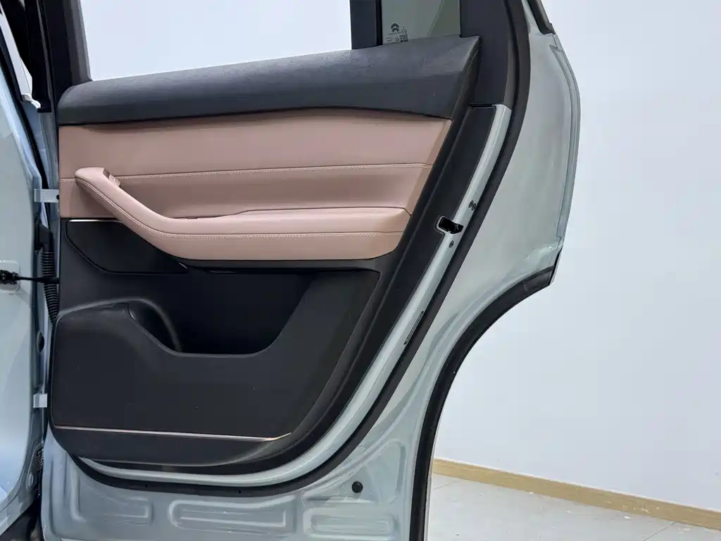 NIO EC6 — миниатюра 22