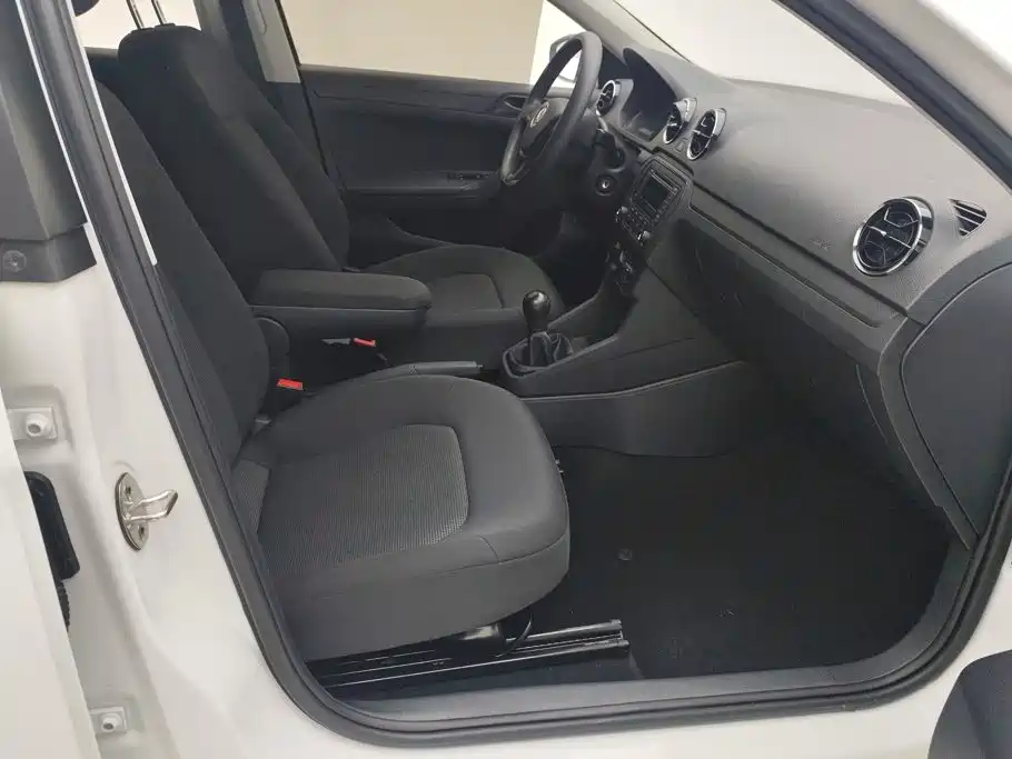 Volkswagen Jetta — миниатюра 8