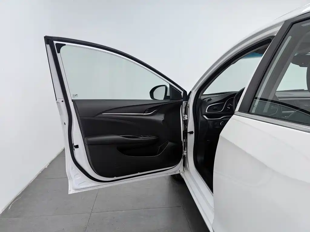 Buick Excelle — миниатюра 8