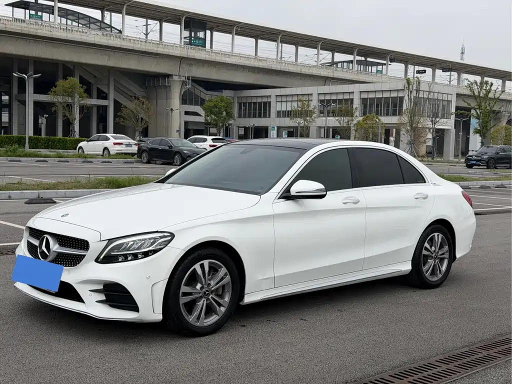 Mercedes-Benz C-Class 2021