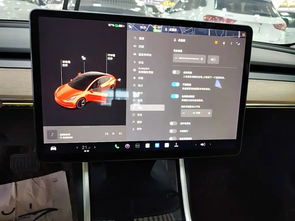 Tesla Model 3 — миниатюра 13