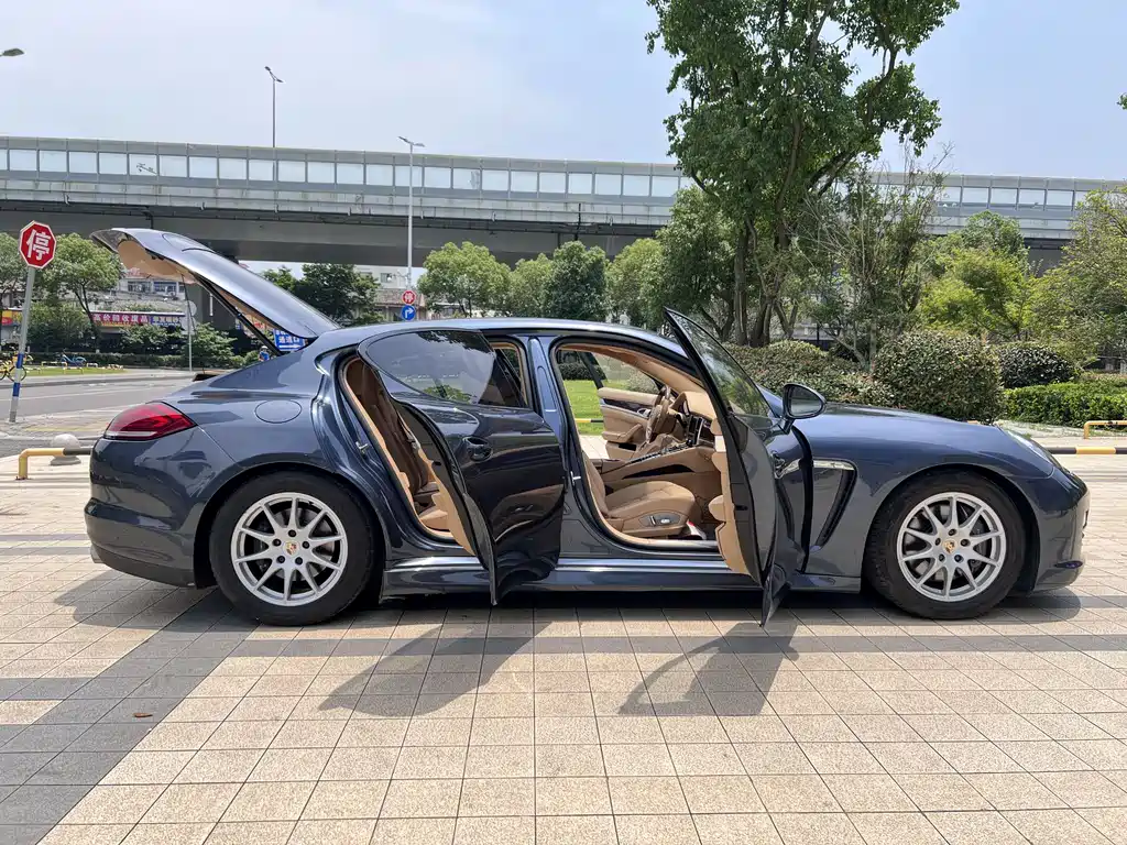 Porsche Panamera 2010 Panamera 3.6L