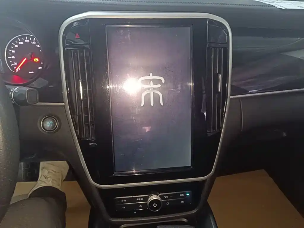 BYD MAX — миниатюра 13