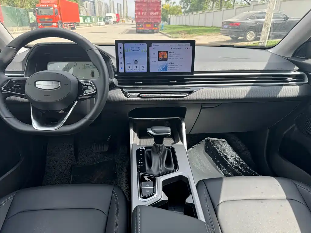 Geely Emgrand — миниатюра 6