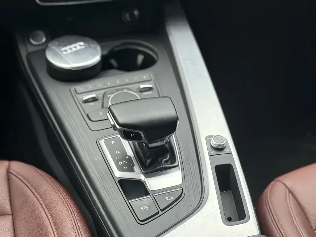 Audi A4L — миниатюра 12