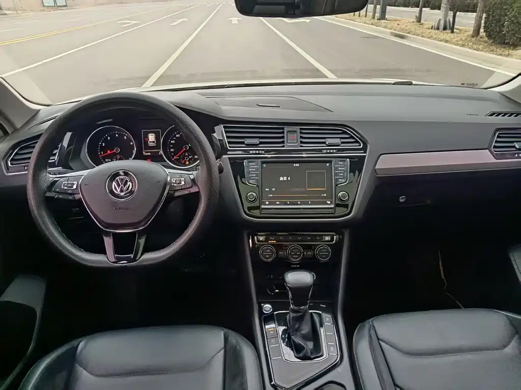 Volkswagen Tiguan L — миниатюра 4