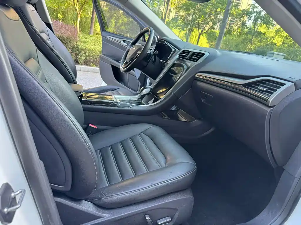 Ford Mondeo — миниатюра 6