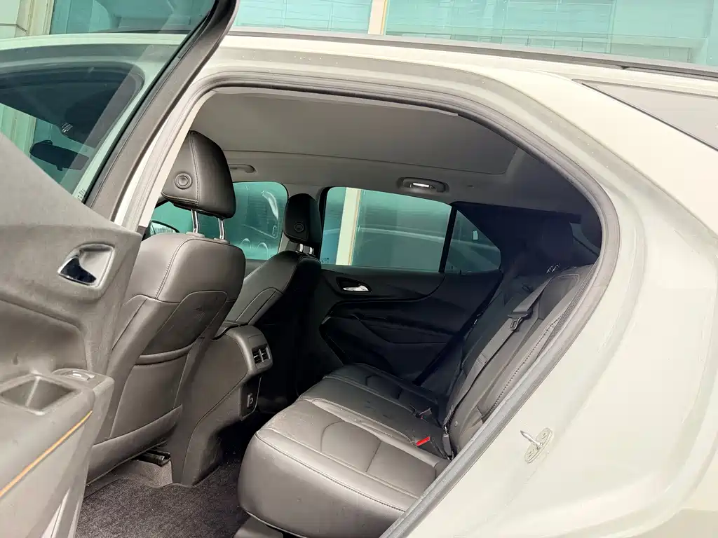 Chevrolet Equinox — миниатюра 7
