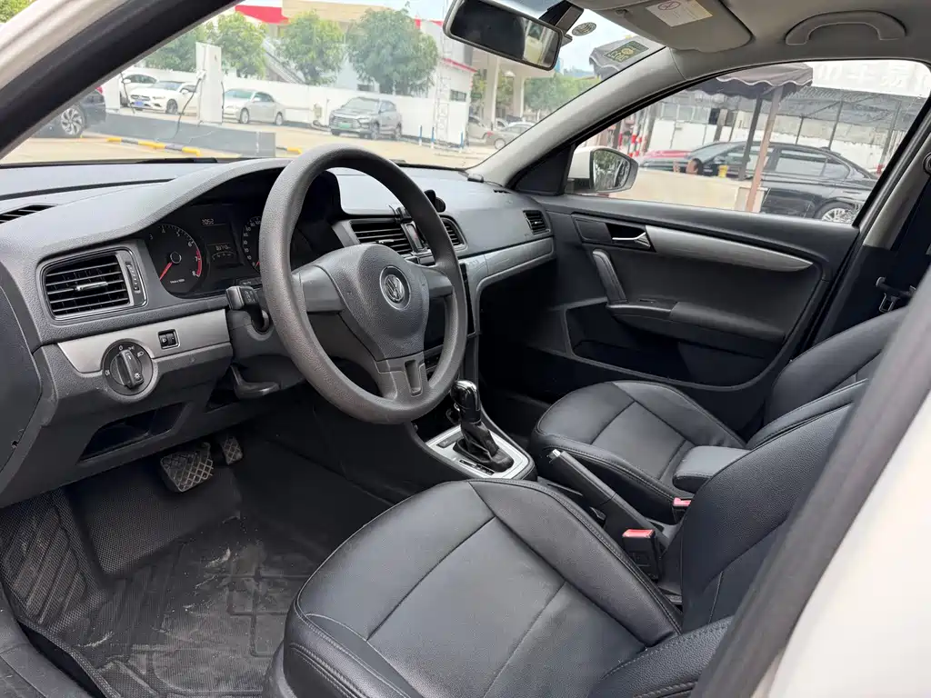 Volkswagen Lavida — миниатюра 6