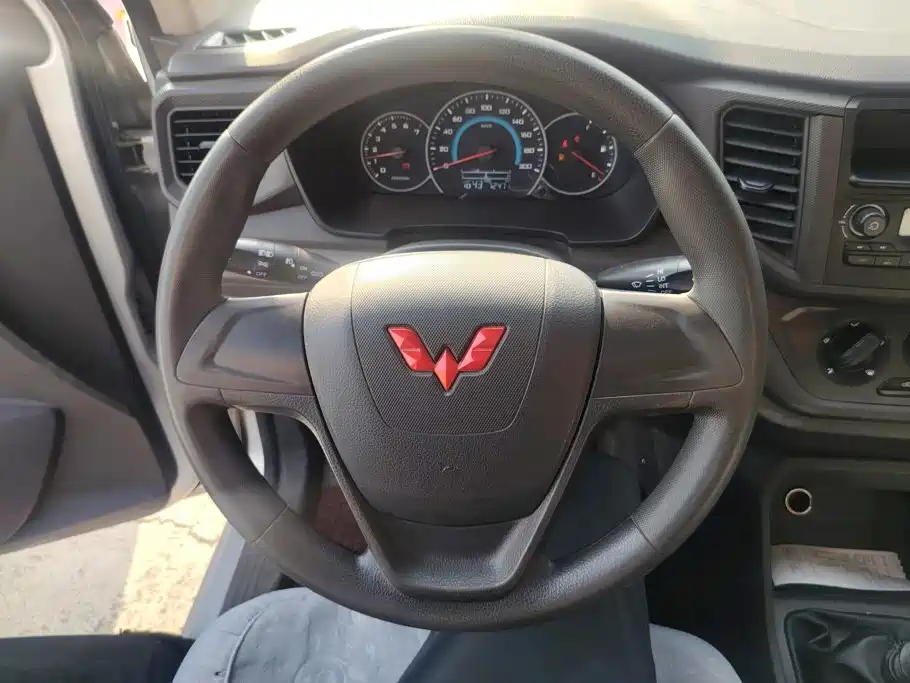 Wuling Hongguang V — миниатюра 15
