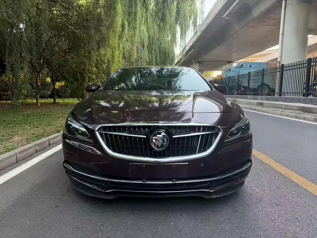 Buick LaCrosse — миниатюра 2
