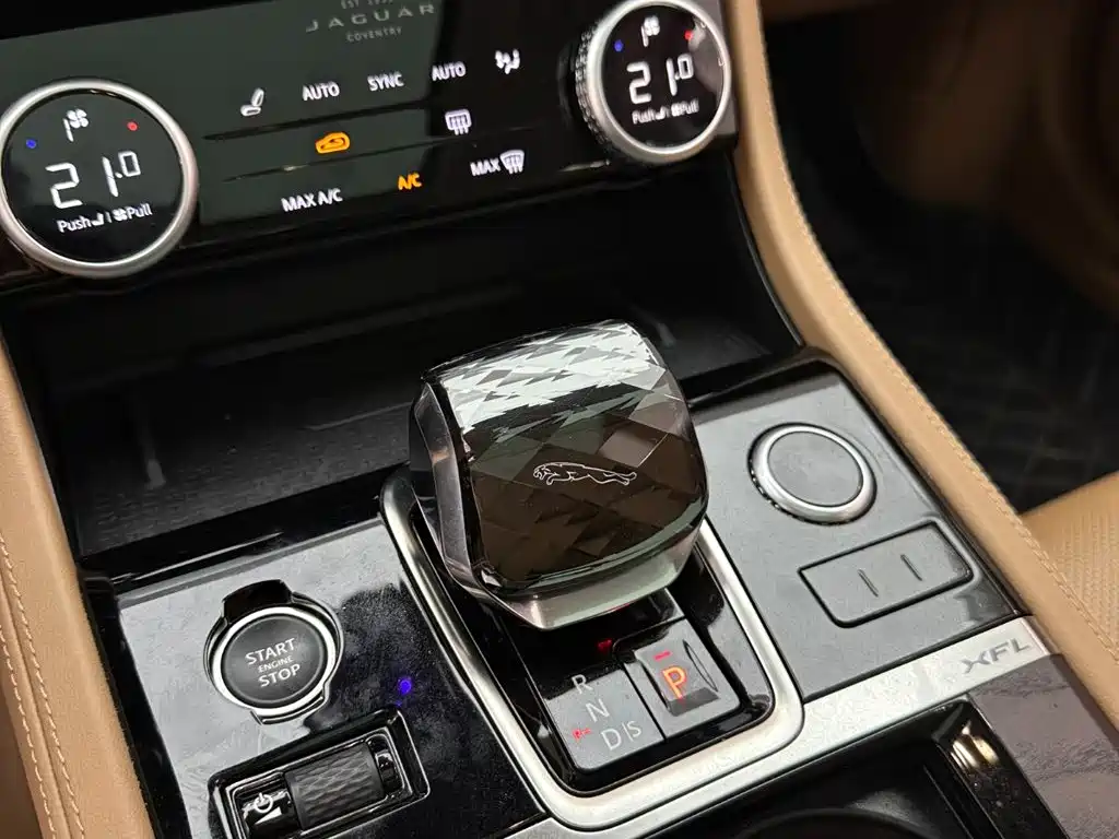Jaguar XFL — миниатюра 16