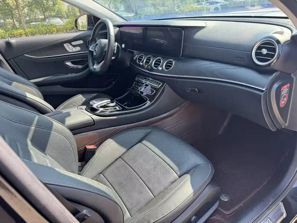 Mercedes-Benz E-Class — миниатюра 17