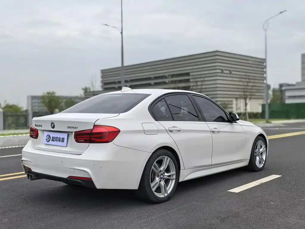 BMW 3 Series — миниатюра 11