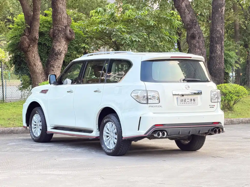 Nissan Patrol — миниатюра 7