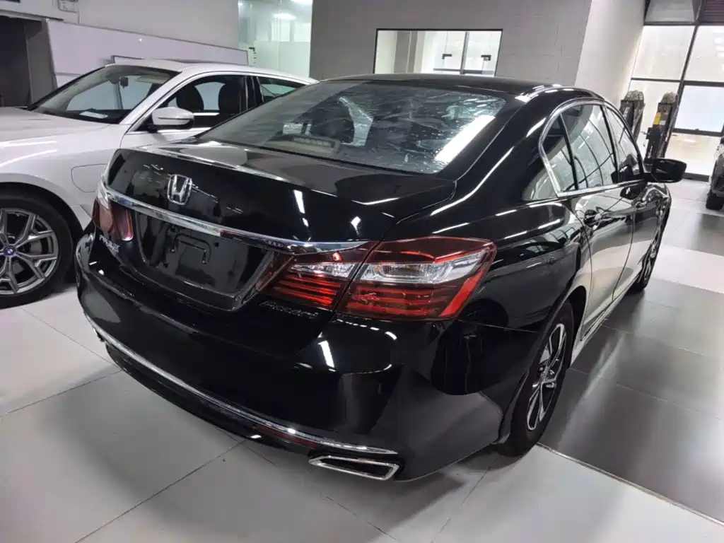 Honda Accord — миниатюра 7
