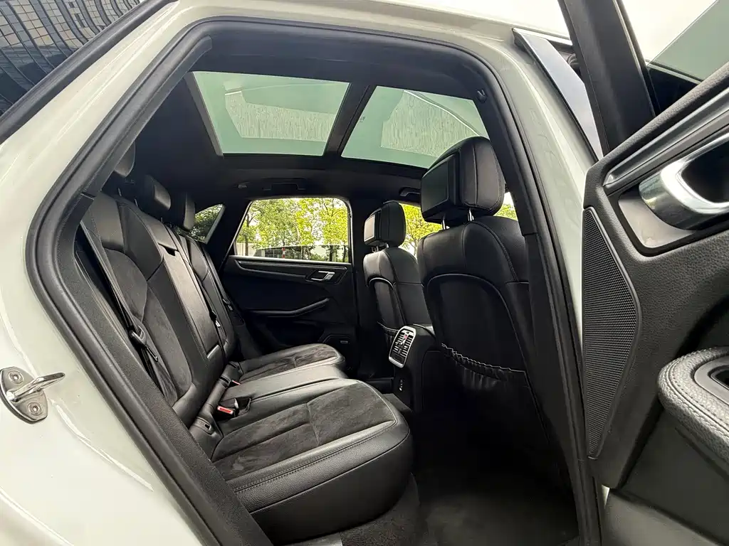 Porsche Macan — миниатюра 11