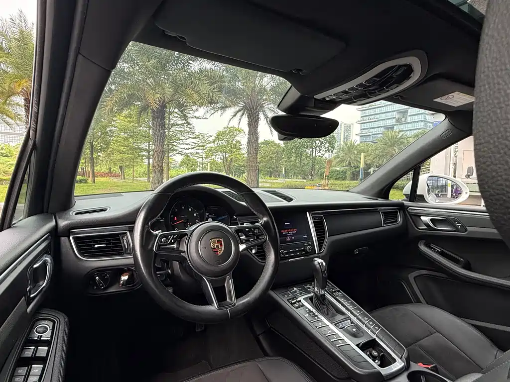 Porsche Macan — миниатюра 15