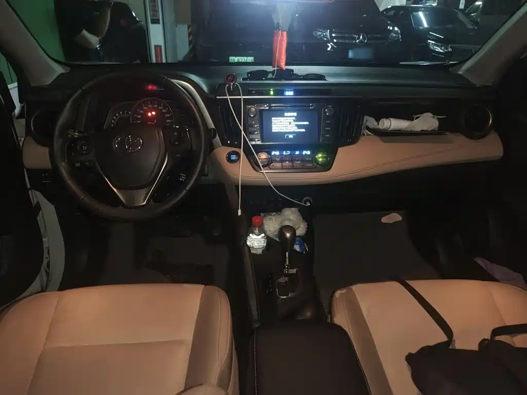 Toyota RAV4 — миниатюра 13