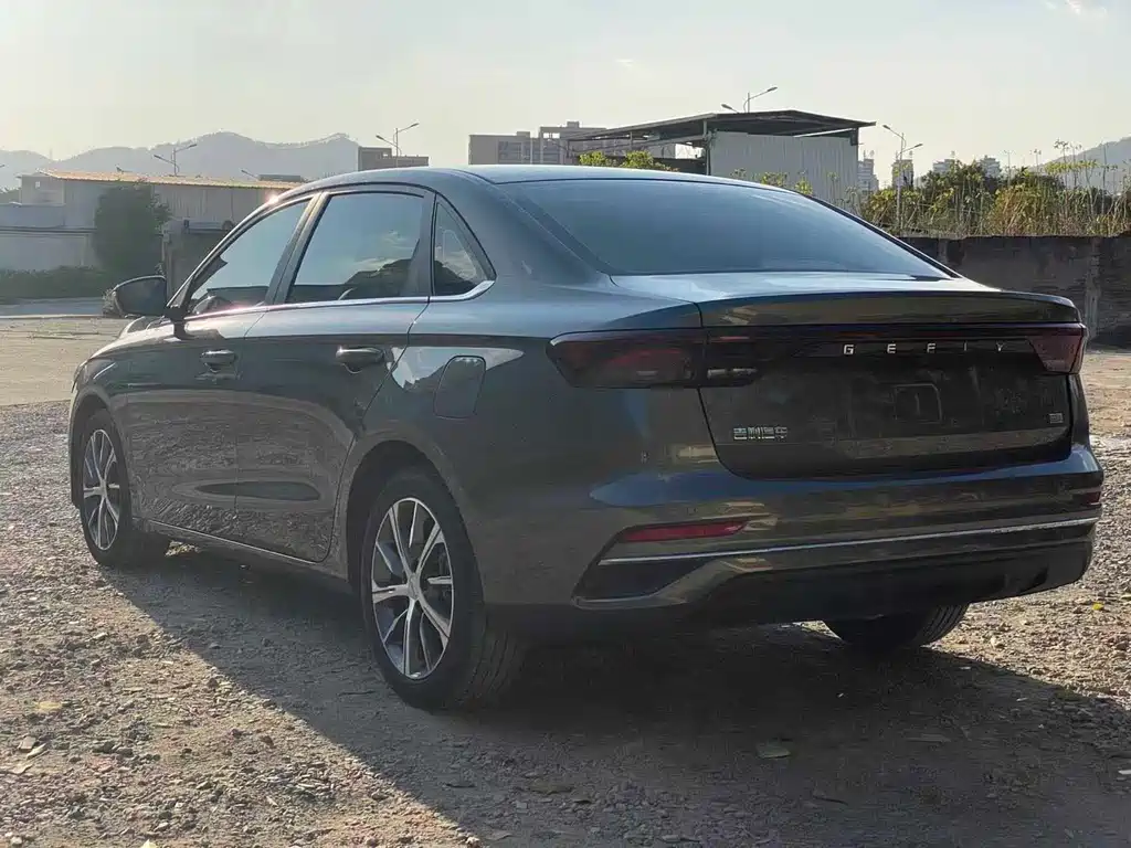 Geely Emgrand — миниатюра 7