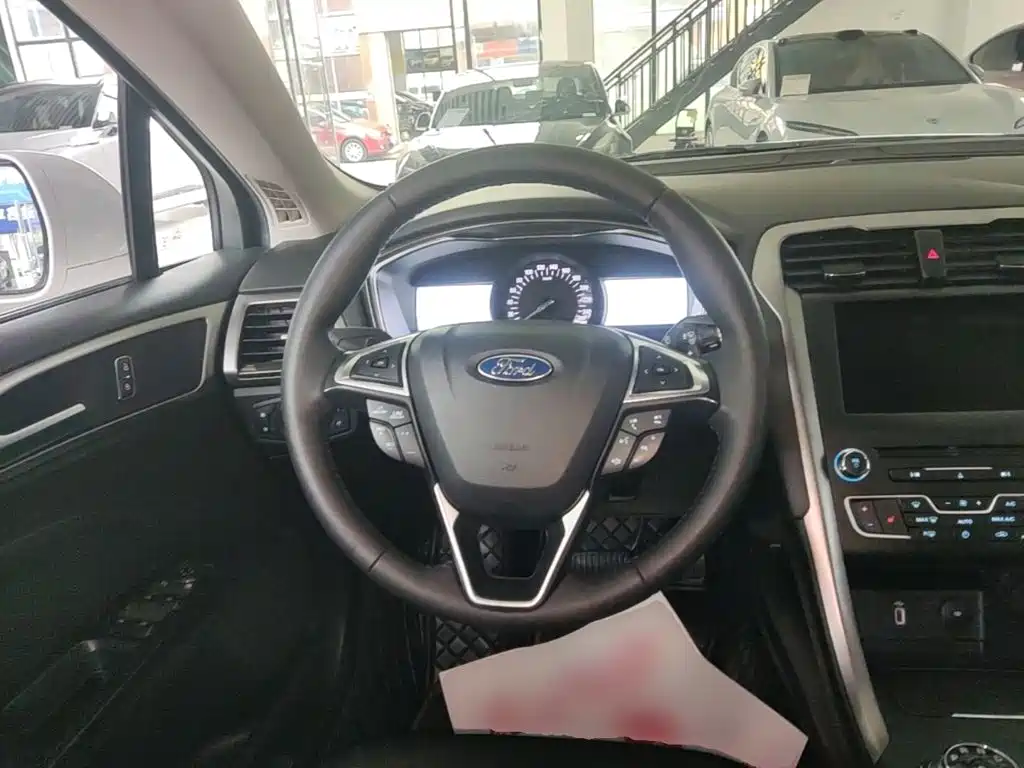 Ford Mondeo — миниатюра 11