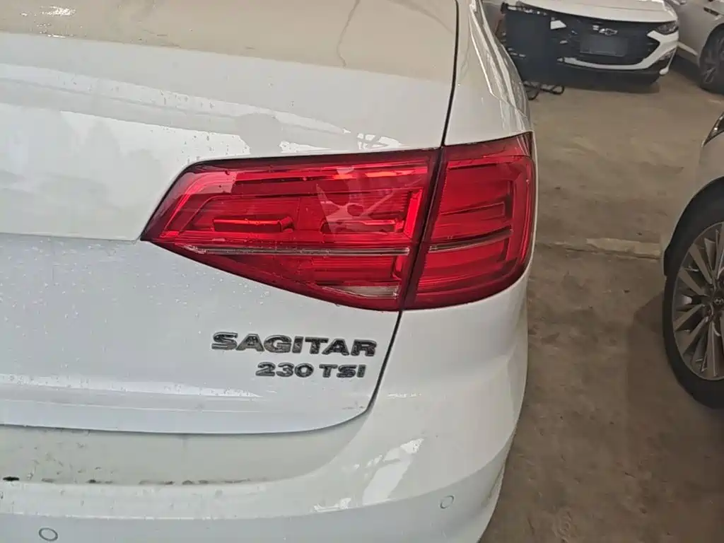 Volkswagen Sagitar — миниатюра 7