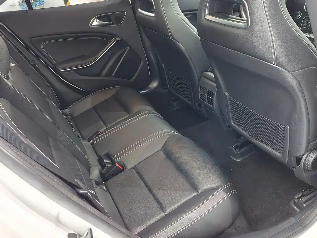 Mercedes-Benz GLA — миниатюра 5