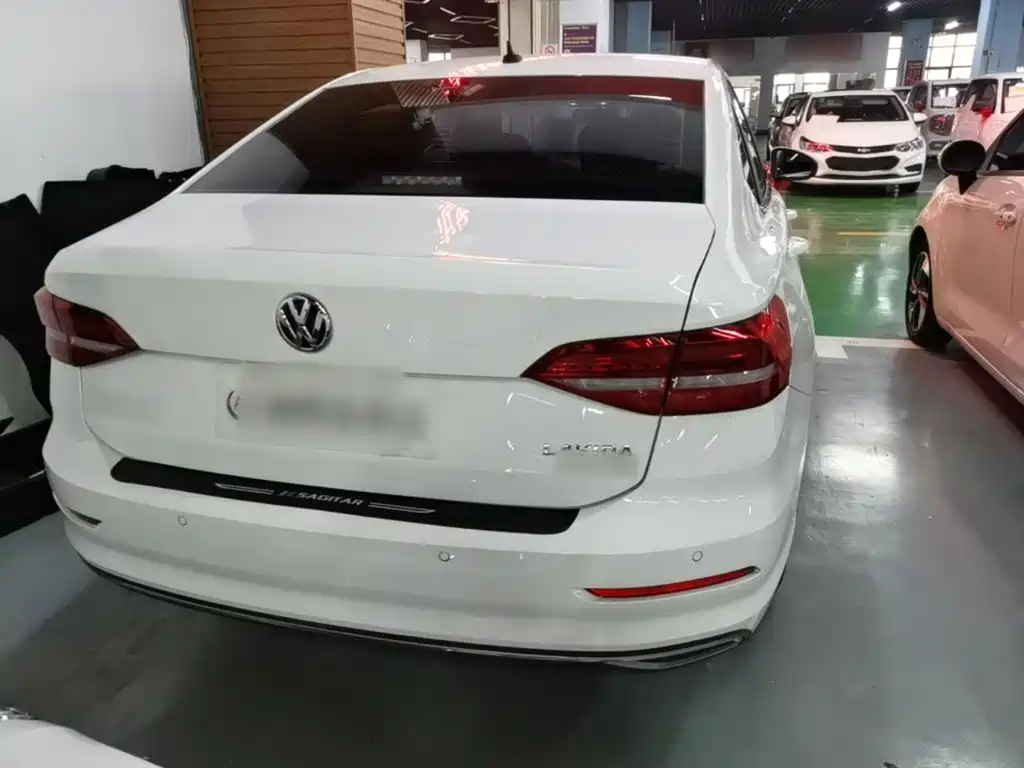 Volkswagen Lavida — миниатюра 6