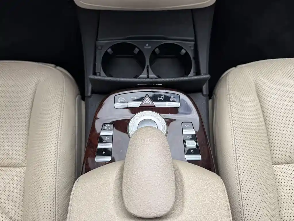Mercedes-Benz S-Class — миниатюра 13