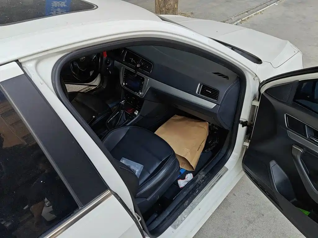 Volkswagen Lavida — миниатюра 19