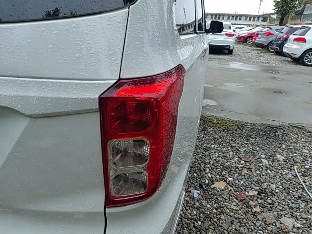 Wuling Hongguang — миниатюра 8