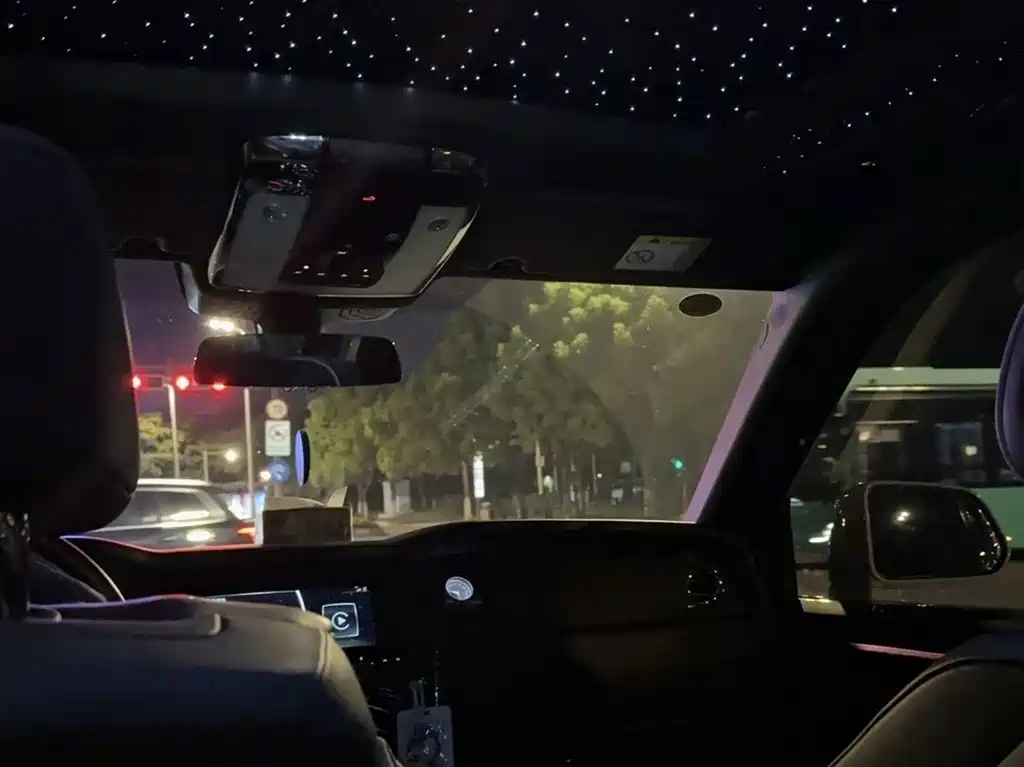 Rolls-Royce Cullinan — миниатюра 6